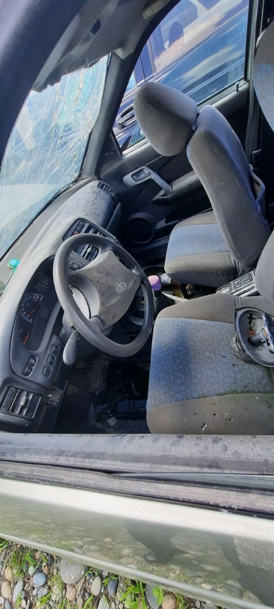 Автомобиль ВАЗ 21102 с государственным регистрационным знаком Е 606 НЕ 14, 2001 года выпуска, цвет: серебристый серо-зеленый, идентификационный номер (VIN): XTA21102020403519
