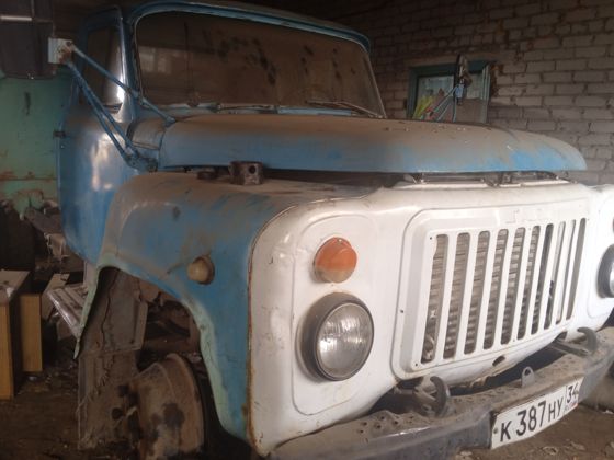 Автомобиль ГАЗ-САЗ 3507 самосвал