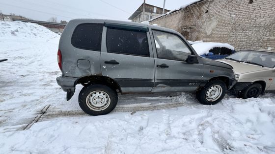 Автомобиль марки "Шевроле Нива", 2004 г/в, г/н М 052 УМ 56, VIN X9L21230040031923