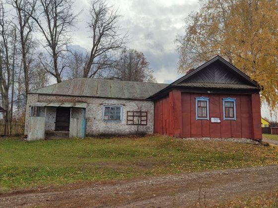 Здание, назначение: нежилое, количество этажей – 1, площадь – 158,4 кв.м., кадастровым номером 21:19:050301:421 и земельный участок, категория земель: земли населенных пунктов, разрешенное использование: для обслуживания и содержания здания клуба, общая площадь 957 кв.м., кадастровый номер 21:19:050301:73, расположенные по адресу: Чувашская Республика, р-н Урмарский, д. Тансарино, ул. Ленина, д. 7