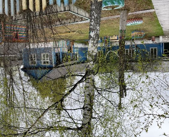 Нежилое здание детского сада по адресу: г. Сыктывкар, п. Трехозерка, д. 8 одновременно с земельным участком