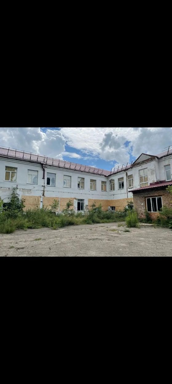 - нежилое здание с кадастровым номером 71:26:010105:346, площадью 1582 кв.м, по адресу: Российская Федерация, Тульская область, город Донской, мкр. Центральный, улица Калинина, д.38; - нежилое здание с кадастровым номером 71:26:010105:346, площадью 1582 кв.м, по адресу: Российская Федерация, Тульская область, город Донской, мкр. Центральный, улица Калинина, д.38; - земельный участок с кадастровым номером 71:26:010105:302.