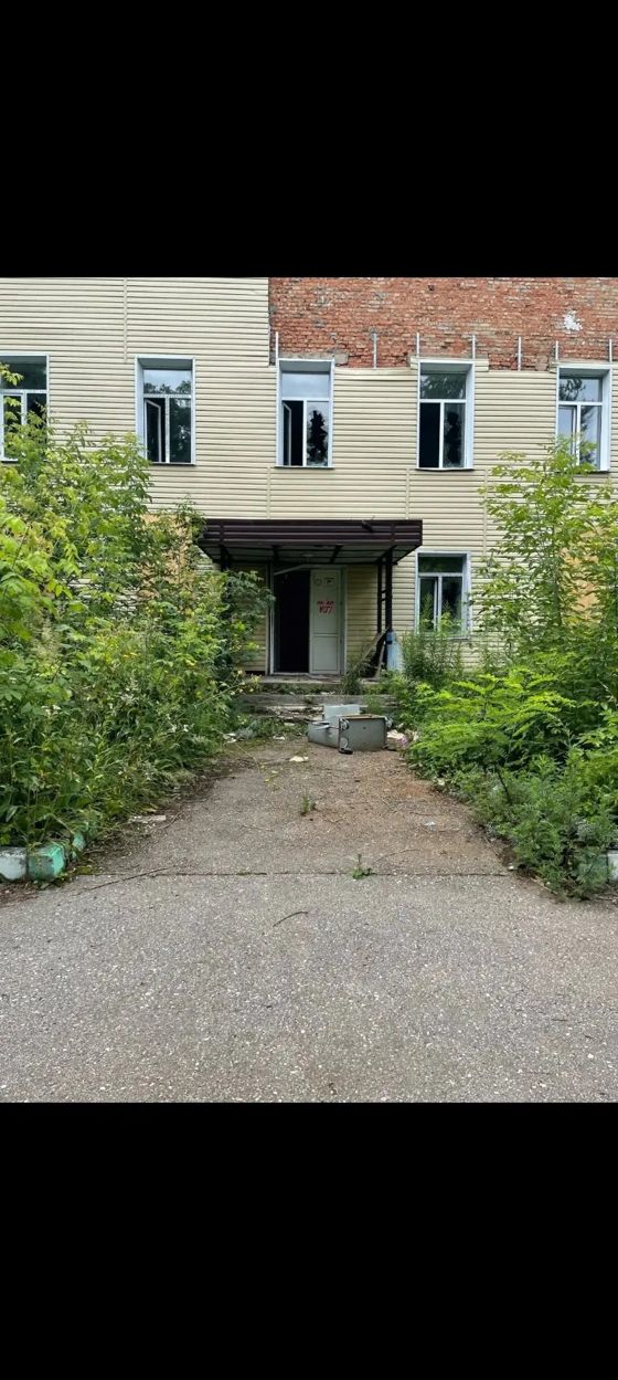 - нежилое здание с кадастровым номером 71:26:010206:596, площадью 1710,1 кв.м, по адресу: Российская Федерация, Тульская область,  город Донской, мкр. Центральный, улица Кирова, д.27; - нежилое здание с кадастровым номером 71:26:010206:596, площадью 1710,1 кв.м, по адресу: Российская Федерация, Тульская область, город Донской, мкр. Центральный, улица Кирова, д.27; - земельный участок с кадастровым номером 71:26:010105:786.