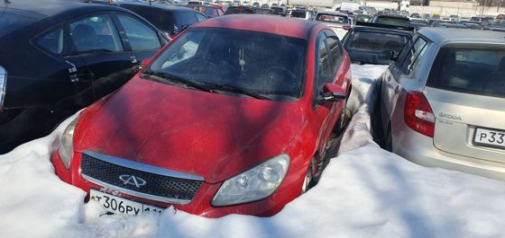 Автомобиль марки CHERY M11  (306)