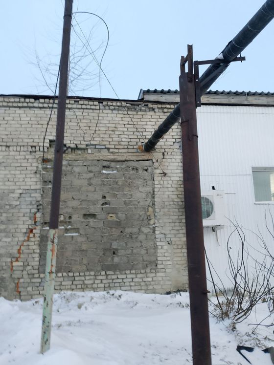 –нежилое здание (здание гаража), общей площадью 305,97 кв.м., расположенное по адресу: Ульяновская область, Сенгилеевский район, г.Сенгилей, ул. Красноармейская, д.74Б