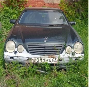 годные остатки легкового автомобиля "Mercedes Benz E280" с государственным регистрационным знаком В 011 МА 03