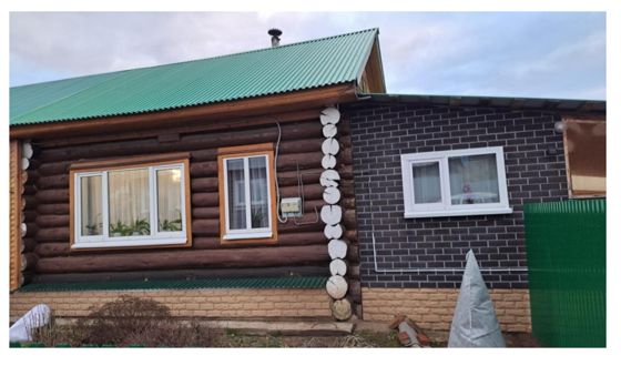Доля в праве общей долевой собственности (1/4 доли) на жилой дом, назначение – жилой дом, площадь 32,2 кв. м, кол-во этажей – 1 (в том числе подземных - 0), кадастровый номер 18:13:058003:746, местонахождение: Удмуртская Республика, Кизнерский р-н, с. Кизнер, ул. Мелиораторов, д. 2, кв. 2.