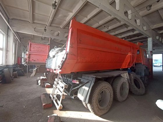 Автомобиль самосвал КАМАЗ 454110,