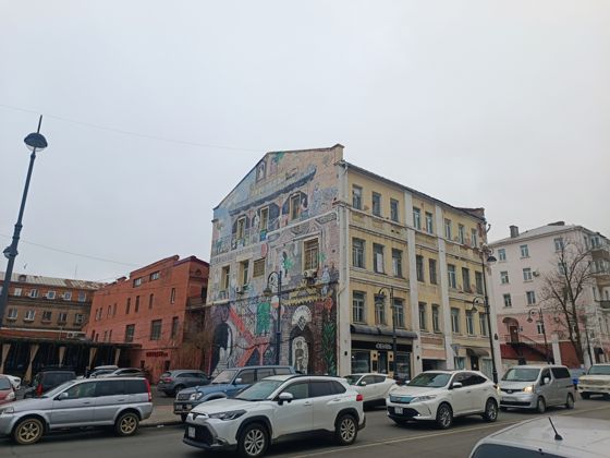 Нежилое помещение площадью 279,6 кв. м, кадастровый номер 25:28:020019:626, расположенное в мансарде здания по адресу: Приморский край, г. Владивосток, ул. Семеновская, д. 3