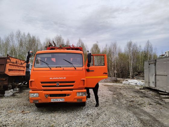 Мусоровоз КО 440-5 Идентификационный номер (VIN) – XVL 483230G0002026; Год изготовления ТС 2016; Модель, № двигателя 740622, G2823892; Шасси (рама) № XTC651154G1345350; Кузов (кабина, прицеп) № 2439860; Цвет кузова (кабины, прицепа) Оранжевый RAL 2009; Тип двигателя дизель, рег. № Р623EX142