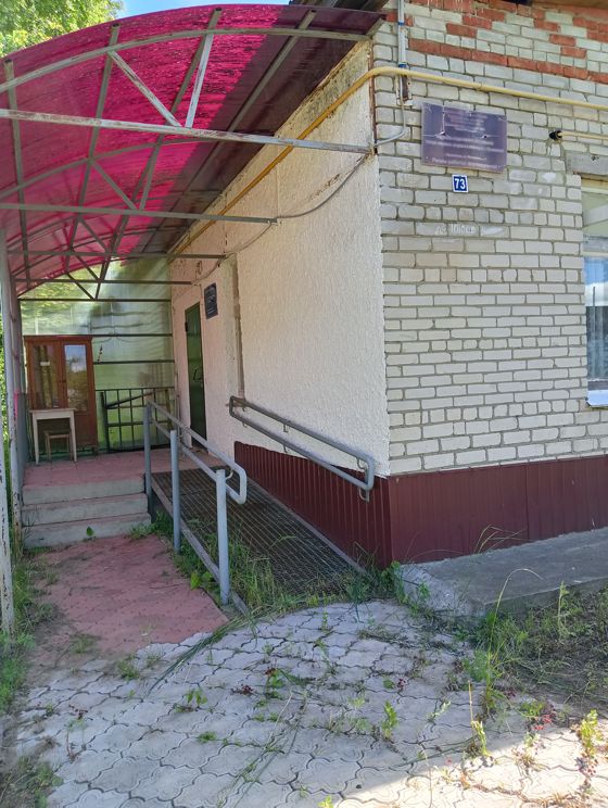 Муниципальное имущество Аликовского м.о. Чувашской Республики, расположенное по адресу: Чувашская Республика, м. о. Аликовский, с. Шумшеваши, ул. Молодежная, д. 74а, в т.ч.: 1.1 земельный участок с кадастровым номером 21:07:060305:95, площадью 799 кв.м., категория земель: земли населенных пунктов, разрешенное использование: Для содержания и обслуживания здания; 1.2. Объекты недвижимого имущества: нежилое здание, площадью 168.5 кв.м. с кадастровым номером 21:07:060305:307; забор из профнастила
