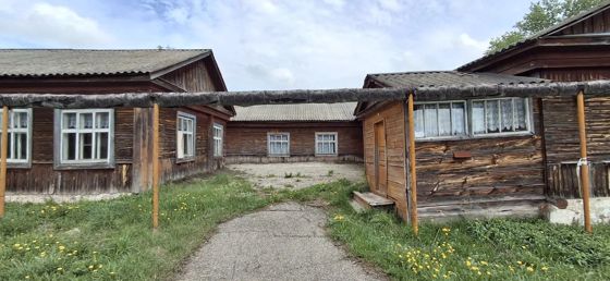 нежилое здание, площадью 682,7 кв.м., кадастровый номер 62:24:0070206:430, год ввода в эксплуатацию по завершении строительства: 1964, количество этажей: 1, в том числе подземных 0, адрес: Рязанская область, Шацкий район, с. Желанное ул. Плетнева д. 71; земельный участок, площадью 9034+/-67 кв.м., кадастровый номер 62:24:0070206:129, категория земель: земли населенных пунктов, виды разрешенного использования: школа, адрес: Рязанская область, Шацкий район, с. Желанное.