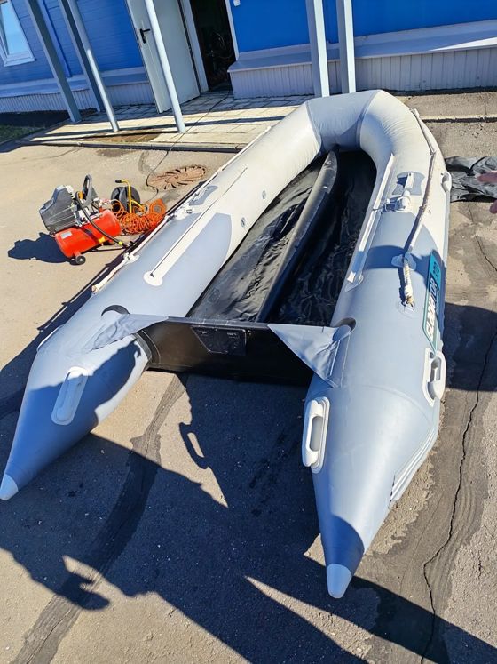 Надувная лодка GLADIATOR B370