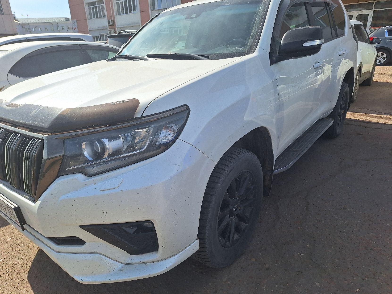 Транспортное средство Toyota Land Cruiser 150, 2020 года выпуска, цвет - белый, идентификационный номер (VIN) JTEBR3FJ705016565, государственный регистрационный номер М463МУ03.