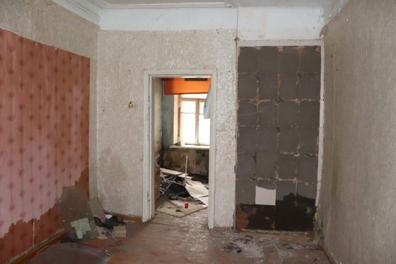 Здание, назначение: нежилое, площадь 533,1 кв. м, количество этажей: 3, в том числе подземных 1, кадастровый номер: 36:34:0605064:38; Земельный участок, площадь 615,0 кв. м, категория земель: земли населенных пунктов, виды разрешенного использования: бытовое обслуживание, магазины, кадастровый номер: 36:34:0605064:26, расположенные по адресу: г. Воронеж, ул. Вайцеховского, д. 15. Свободное