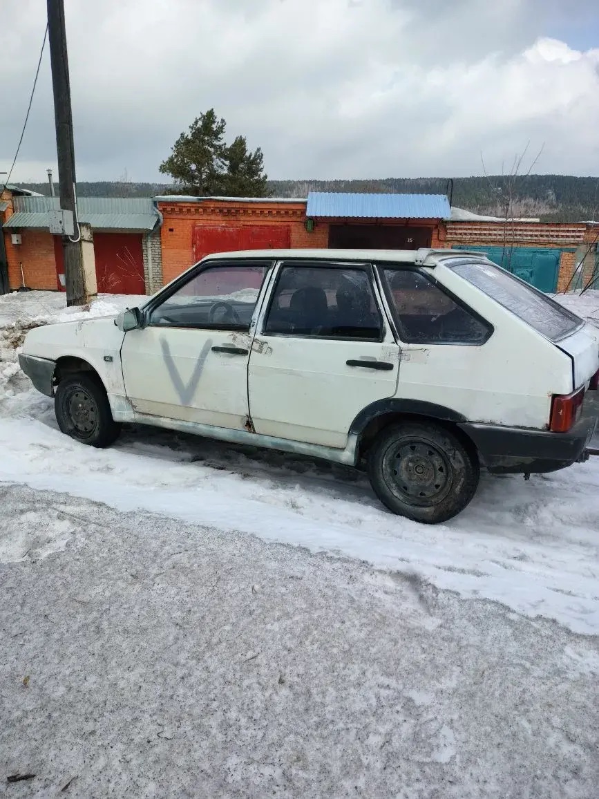 Автомобиль ВАЗ 2109, без г/н, 1994г.в., VIN XTA210930S1621315. Рабочее состояние, и комплектность автомобиля не проверялось. Находится в г. Зеленогорск, данное имущество обращено в доход государства (Документы, ключи отсутствуют). (170/26)