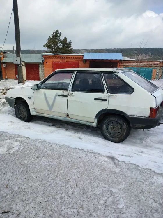 Автомобиль ВАЗ 2109, без г/н, 1994г.в., VIN XTA210930S1621315. Рабочее состояние, и комплектность автомобиля не проверялось. Находится в г. Зеленогорск, данное имущество обращено в доход государства (Документы, ключи отсутствуют). (170/26)