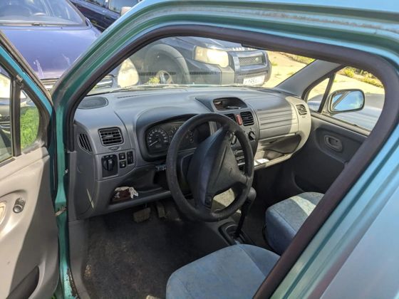 Автомобиль марки "Сузуки WAGON R+"
