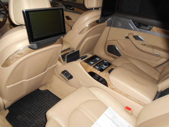 траспортное средство - AUDI A8 L, 2012 года выпуска (VIN WAUZZZ4H8CN033611), государственный номер K 520 УК 716 с комплектом установленных на транспортном средстве автошин марки Пирелли 235/50/19 Н103 SCORPION ICE ZERO 2 XL в количестве 4 шт., автодисков марки Alutec W10 8.5*19 5/112 ЕТ32 66.5 RBFP в количестве 4 шт., дополнительный комплект автошин 235/50R19 Arivo Ultra ARZ5 XL (Лето) в количестве 4 шт.