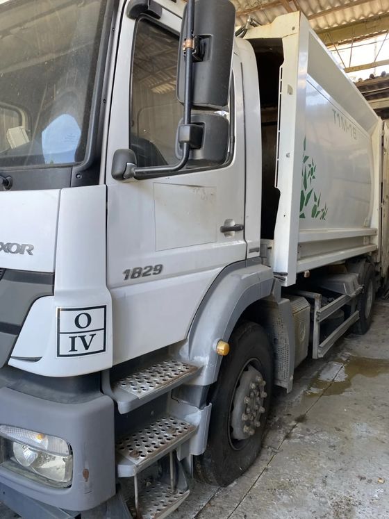 Мусоровоз К 198 НН 123 (мерседес) МСТ-В20 модель, VIN Х89B20001D0DE2001
