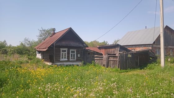 Нежилое здание на земельном участке. Российская Федерация, Свердловская область, г.о. Красноуфимск, г Красноуфимск, ул. Космонавтов, д. 4