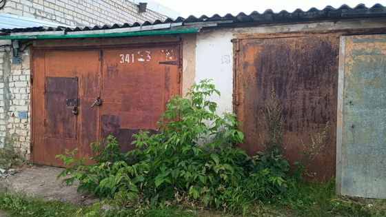 Помещение гаража общей площадью 22,8 кв. м с кадастровым номером 43:40:000588:283, расположенное по адресу: ПЕРВОМАЙСКИЙ р-н, г. КИРОВ, ул. МОСТОВАЯ, ГСК АВТОМОБИЛИСТ-20.