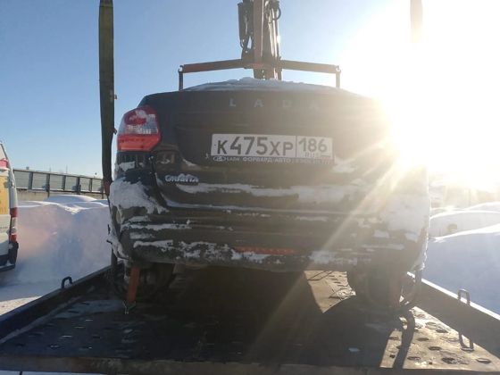 Автомобиль марки "Лада Гранта", г.р.з. К 475 ХР 186, 2022 г.в., ключ от автомобиля, брелок от сигнализации. ТС обременено ЗАЛОГОМ, который остается на имуществе, согласно ГК РФ (покупатель оплачивает залог самостоятельно). Ограничения ФССП на регистрационные действия. (ключи и документы отсутствуют, техническое состояние не проверялось, пробег не известен). Имущество продается в том виде, в каком оно есть, в случае продажи возврату/обмену не подлежит.
