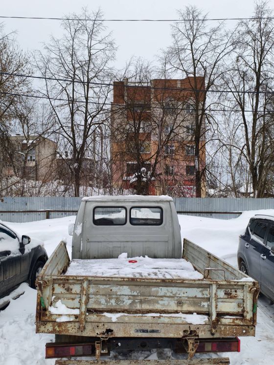 Лот №2 грузовой автомобиль ГАЗ 33021, 1998 г.в., VIN XTH330210W1680139, ключи и документы отсутствуют. Имущество бывшее в употреблении, работоспособность не проверялась, регистрационный номер АС ПИБИ 37-005560