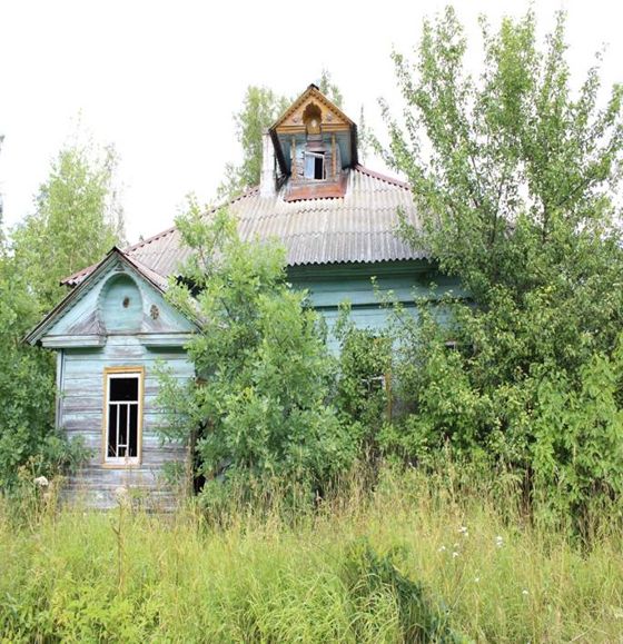 нежилое здание, год завершения строительства  1876, общей площадью 139,2 кв.м.,  по адресу: Ярославская обл., р-н Любимский, д. Булаково, ул. Школьная, д. 22, кадастровый номер: 76:06:070201:118, с земельным участком 1211 кв.м., местоположение: Ярославская область, Любимский р-н, д. Булаково, ул. Школьная, д. 22, кадастровый номер: 76:06:070201:378