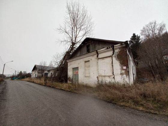 Нежилое здание с земельным участком г. Ачинск, рп. Мазульский, ул. Нагорная д. 65А