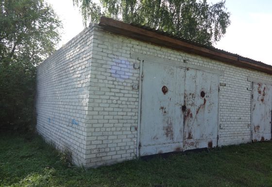 Земельный участок площадью 5300 кв.м, с кадастровым номером 32:01:0280620:11,с расположенными на нем объектами недвижимого имущества: здание лаборатории с кадастровым номером 32:01:0280620:39, административное здание с кадастровым номером 32:01:0280611:29, подвал с кадастровым номером 32:01:0280620:37, гараж с кадастровым номером 32:01:0280611:33, по адресу: Брянская область, р-н Брасовский, рп. Локоть, ул. Маркова, д. 3А