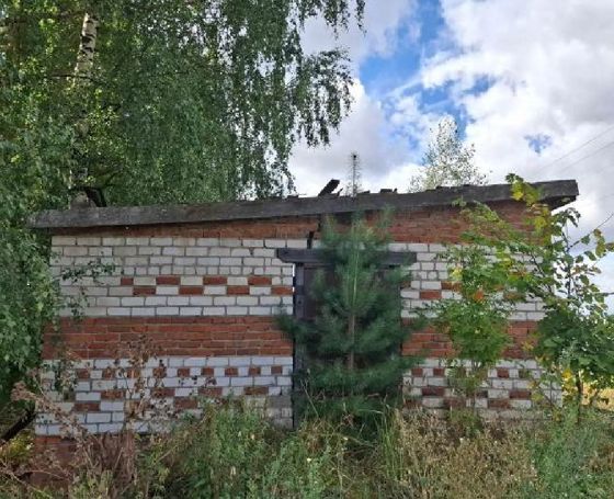 Нежилое здание (12:12:0201004:408) и земельный участок(12:12:0201004:407)