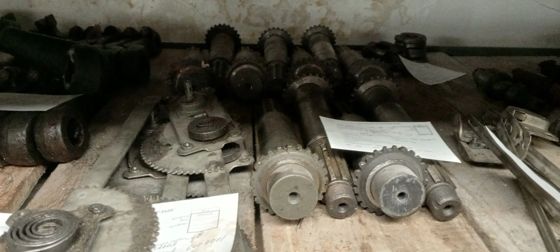 Движимое военное имущество (кроме вооружения и боеприпасов): а) запасные части к автомобильной технике. Перечень имущества, подлежащего реализации указан в Приложении №1.
