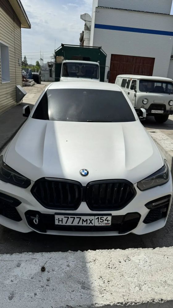 Легковой автомобиль BMW Х6 XDRrVE30D, 2021 г.в., г/н Н777МХ154, цвет белый, VIN: X4XGT29480Y803425. Адрес: г. Новосибирск, ул. Гоголя, д. 230. (арест)