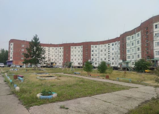 Жилое помещение 2-комн. квартира, площадь 53 кв.м., кад.№ 28:26:000000:1943, 5 этаж, адрес: Амурская область, п. Юктали, ул. 70 лет Октября, д. 2, кв. 24. Собственник ООО "АнтрацитИнвестПроект".