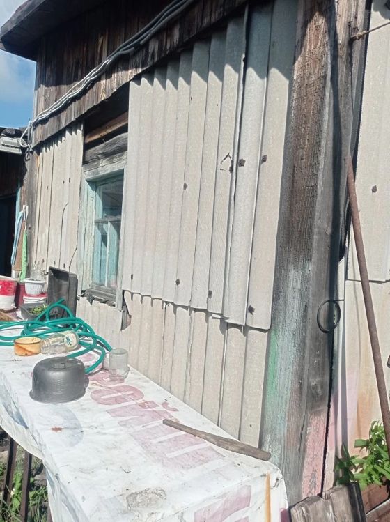 Жилой дом, признанный непригодным для постоянного проживания, расположенный по адресу: Челябинская область, Кунашакский район, д. Борисовка ул.Молодежная дом 24 и земельный участок под ним