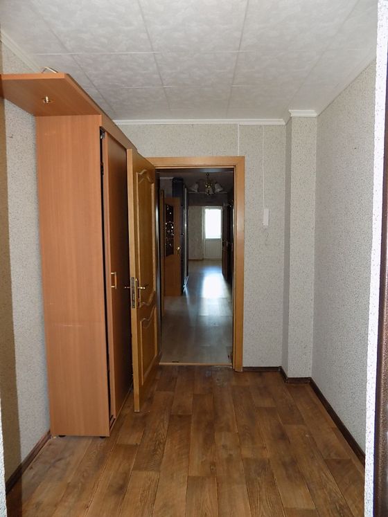 - Квартира, с кадастровым номером 02:66:010101:1818, общей площадью 152,1 кв.м., расположенная по адресу: Республика Башкортостан, г. Нефтекамск, ул. Строителей, д. 93, кв. 9; – Мебель и техника в количестве 8 наименований, находящиеся по адресу: Республика Башкортостан, г. Нефтекамск, ул. Строителей, д. 93, кв. 9.