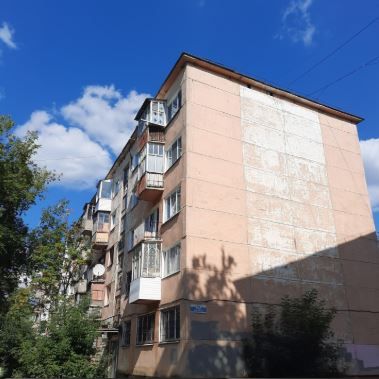 1/10 доли в праве общедолевой собственности на квартиру, общ.пл.43,3кв.м., кад.№59:03:0400050:1838, соб-к: Смирнова К.Е., адрес: Пермский край, г. Березники, ул. Юбилейная, 81-2 (Сведения о зарегистрированных лицах и капремонте отсутствуют).