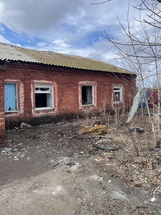 Право на заключение договора аренды нежилого здания с кадастровым номером 55:36:190432:182, общей площадью 358,4 кв. м, расположенного по адресу: Омская область, г. Омск, ул. Перова, д. 9.