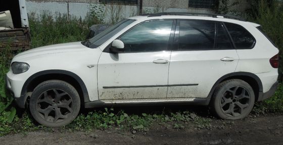 Автомобиль марки BMW X5: грз:С666ВУ35, (без двигателя и коробки передач)