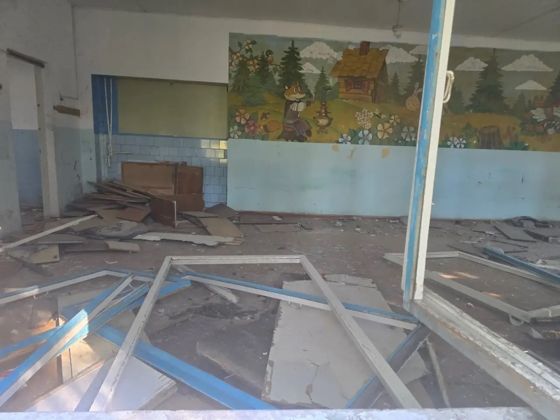 Нежилое здание с кадастровым номером 02:58:020230:88, площадью 1070,6 кв.м., нежилое здание (склад) с кадастровым номером 02:58:020230:86, площадью 97,0 кв.м., на земельном участке с кадастровым номером 02:58:020230:25, площадью 5149 ,0 кв.м.