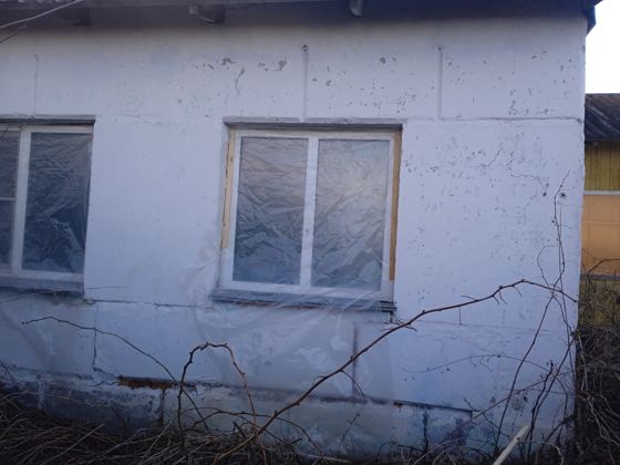 Жилое помещение, признанное непригодным для постоянного проживания, расположенная по адресу: Челябинская область, Кунашакский район,д.Баязитова ул.Межозерная дом 4 кв. 2 и земельный участок под ним