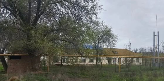 Объекты недвижимого имущества: нежилое  здание, общей площадью 699,7 кв.м., кадастровый номер 30:04:100102:367, с  земельным участком общей площадью 5986,0 кв.м, кадастровый номер30:04:1001023:91 и расположенное на нем нежилое здание котельной, общей площадью 56,5 кв.м., кадастровый номер 30:04:100102:366, расположенные по адресу: Астраханская область,  Икрянинский район, с.Бекетовка,ул.Степная,д.6.