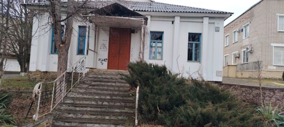 Нежилое здание, инвентарный номер: 10591, площадь                   262,9 кв.м, количество этажей, в том числе подземных этажей: 1, кадастровый номер: 23:29:0304120:86, местоположение: Краснодарский край, р-н Тбилисский, с/п Тбилисское, ст-ца Тбилисская, ул. Первомайская, д. 56
