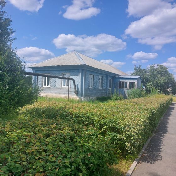 Нежилое здание (ФАП),  Земельный участок, общей площадью 1687 кв. м.