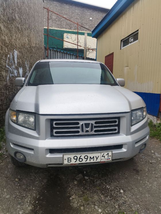 Автомобиль Honda Ridgeline, 2006 года выпуска, цвет - серый, государственный номер В969МУ41, идентификационный номер (VIN) 2HJYK16487H512426.