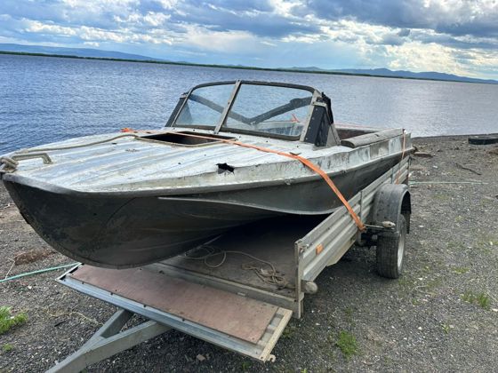 Маломерное моторное судно "Казанка -5М" с подвесным лодочным двигателем "Suzuki DF4"