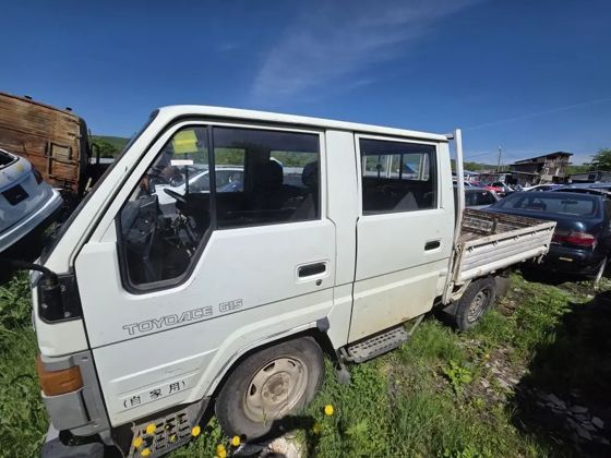Автомобиль марки  «TOYOTA TOYO  ACE» государственный регистрационный знак T562BK/79RUS(фактически установлен г/н T526BK/79RUS). 1988 года выпуска, в кузове белого цвета,VIN XTT31512240573503