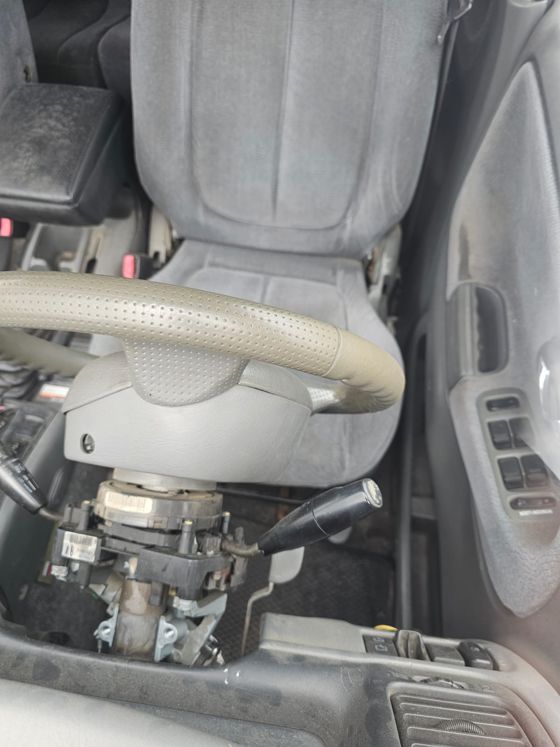 Автомобиль Сузуки XL -7, г/н О728ВА181, серебристого цвета. VIN JS3TX92V324114898. Документы отсутствуют.