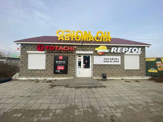 Нежилое здание (офисное здание), назначение: нежилое, этаж 1 (в т.ч. подземных 0), с кадастровым номером 75:32:040508:11102, площадь 102,30 кв.м, расположенный по адресу: Забайкальский край, городской округ «Город Чита», ул. Маршала Рокоссовского, 5 строение 1. На земельный участок с кадастровым номером 75:32:040508:10533, площадью 3 961 кв.м, местоположение которого установлено: Забайкальский край, г. Чита, 8 мкр., договор аренды от 13.07.2015 № 432/15 для размещения объекта